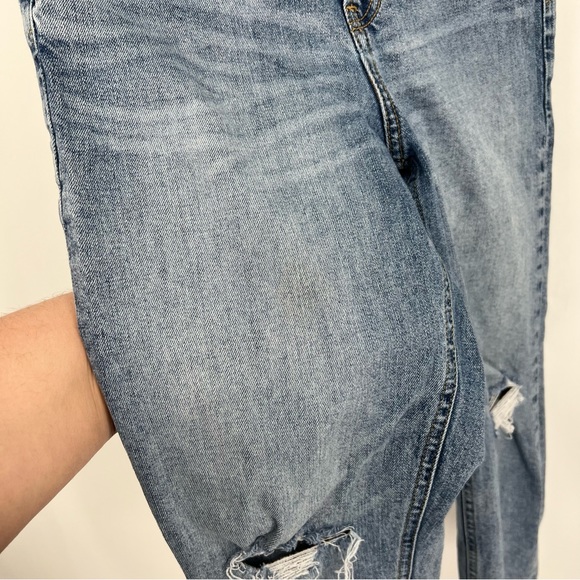 Gap Denim Cheeky Straight Distressed Jeans Size 28 Regular - Picture 7 of 8